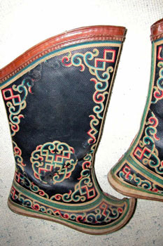 Mongolian Boots - significance of ornaments